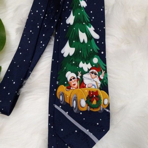 NWT Hallmark Yule Tie Greetings SILK Tie  Christmas Santa and Mrs Clause - Picture 2 of 6